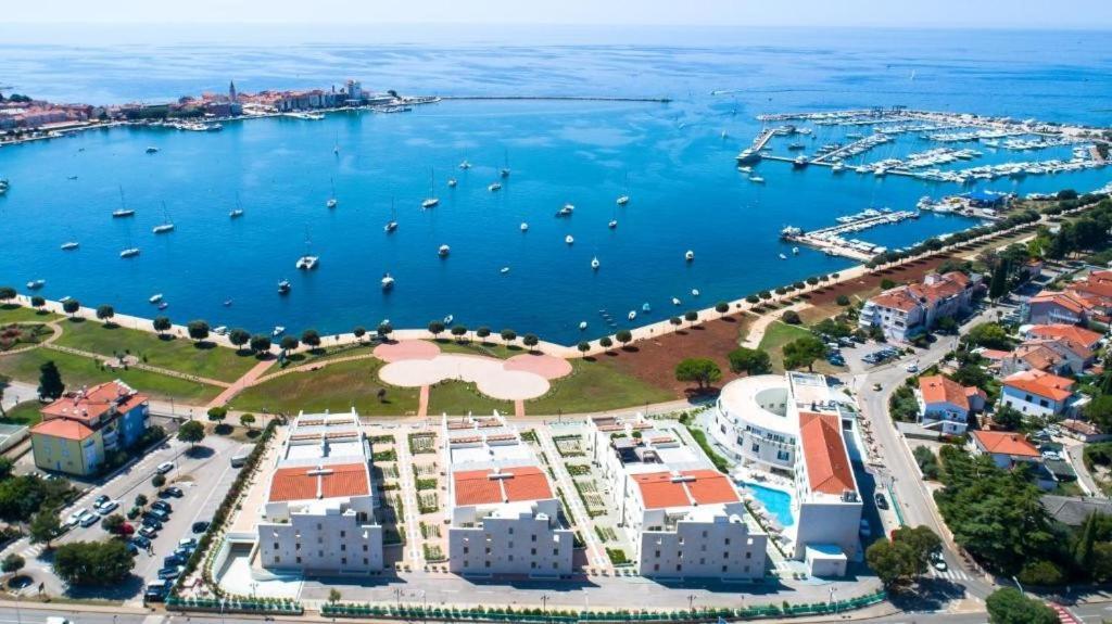 Humagum Sea View Apartment - Garden Palace Умаг Экстерьер фото